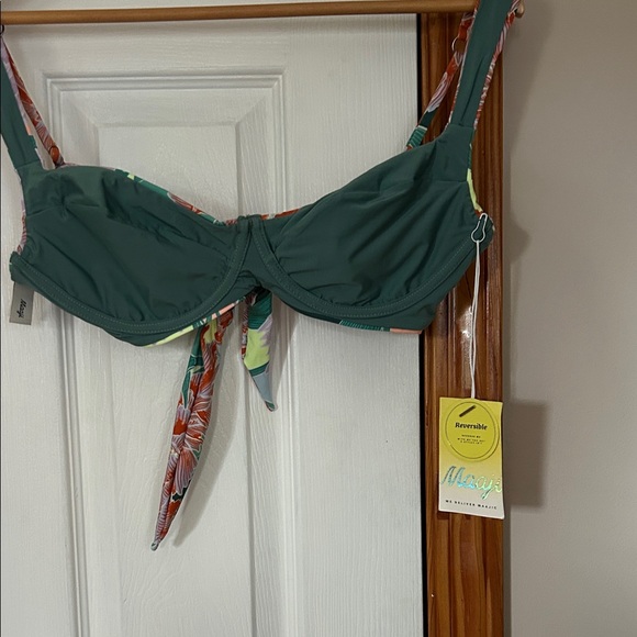 Maaji Pastel Floral Bikini top only . Underwire XL 
No padding. ReversibleNWT - Picture 6 of 8